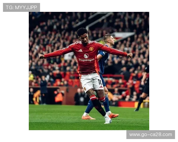 曼联主场0-1不敌埃弗顿,皮克福德多次神扑保住胜果 曼联主场0-1不敌埃弗顿,皮克福德多次神扑保住胜果